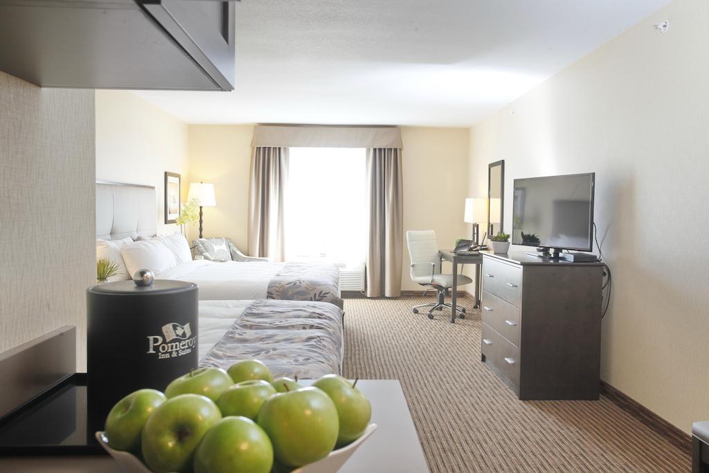 Hotel Pomeroy & At College Olds