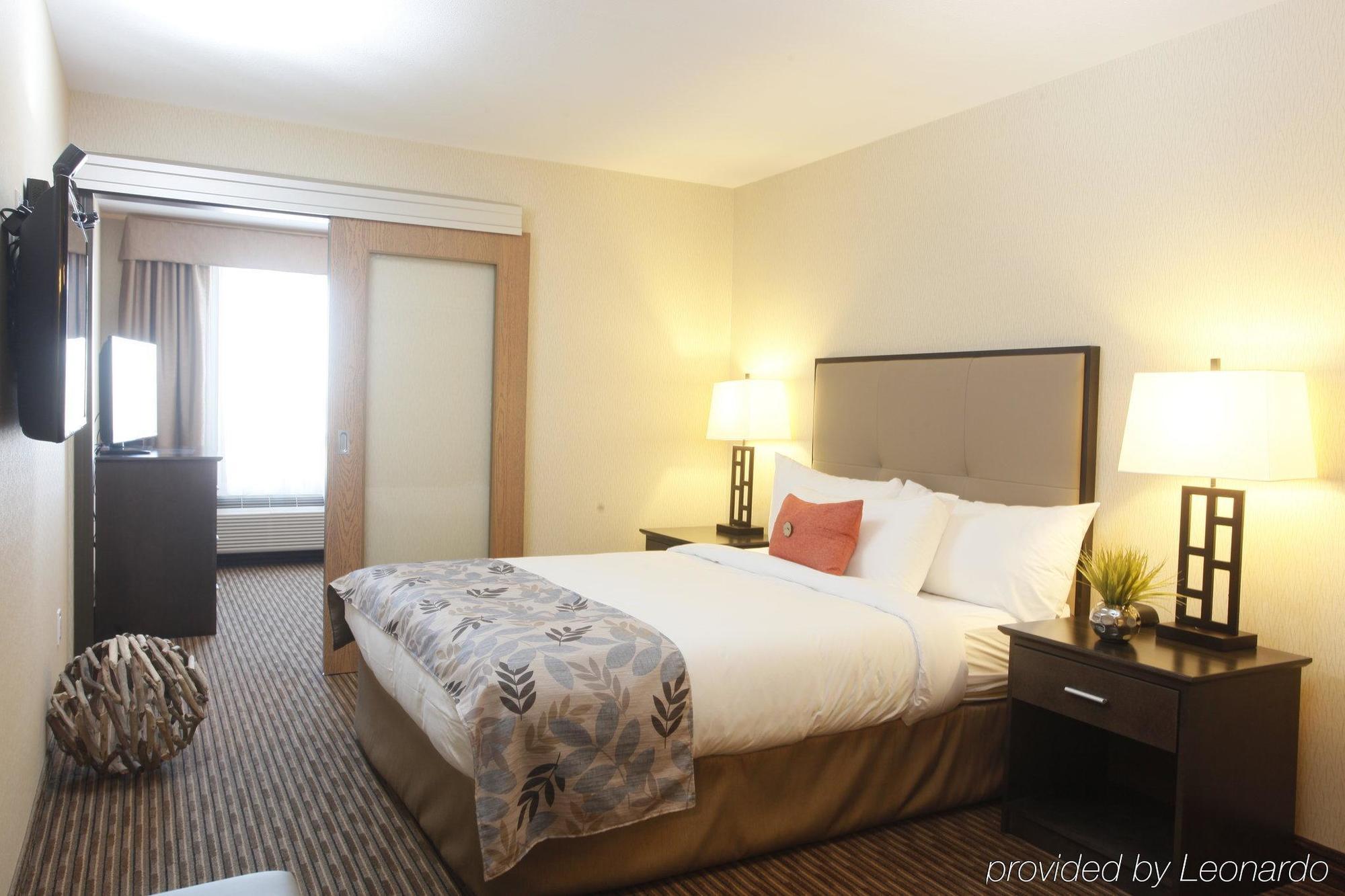 Pomeroy & At College Hotel 3*