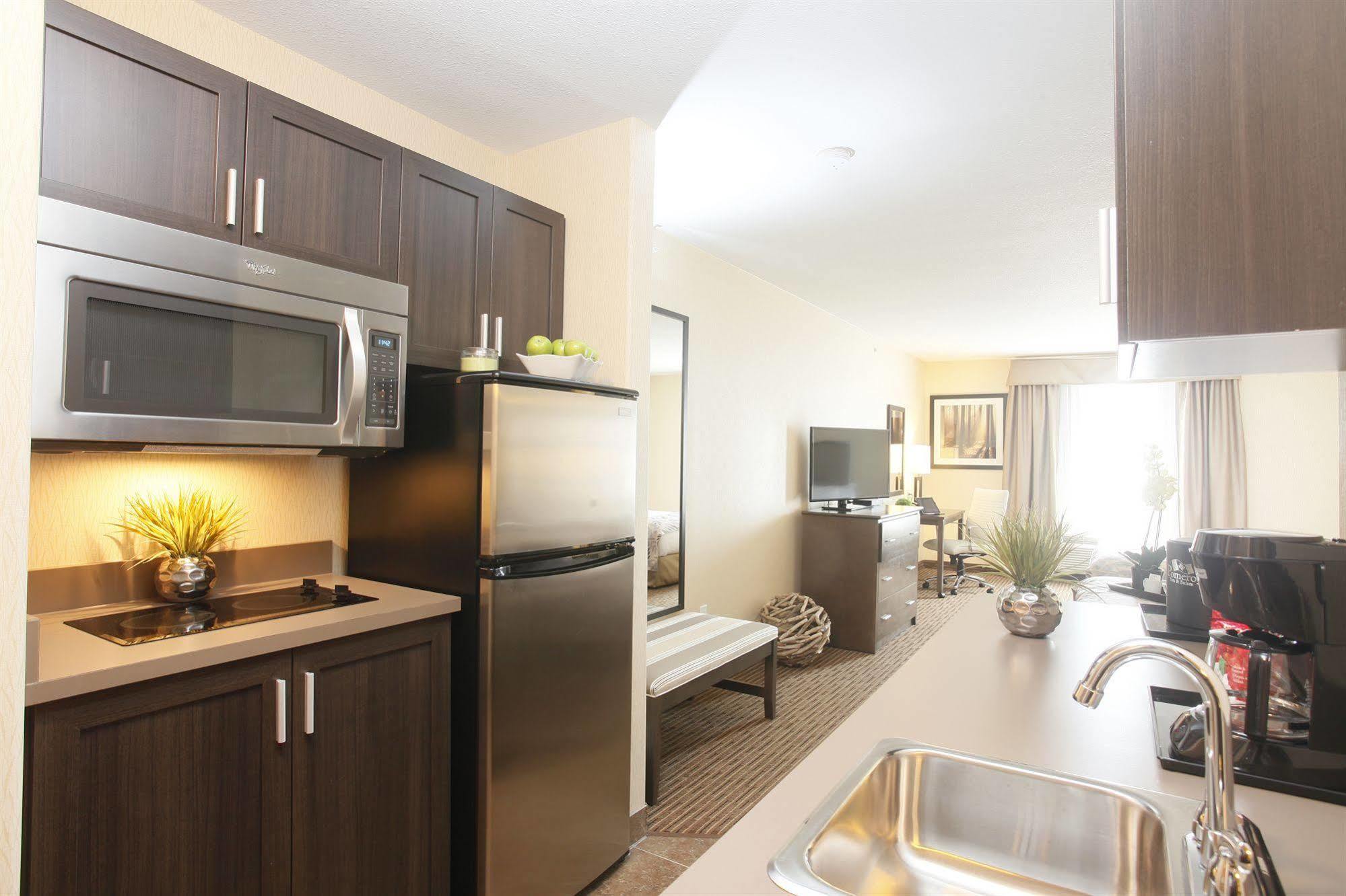 Pomeroy & At College Hotel 3*